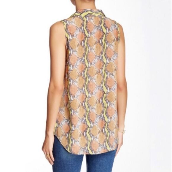 Equipment Femme Adalyn Snake Print Sleeveless Top sz Small - Picture 2 of 6